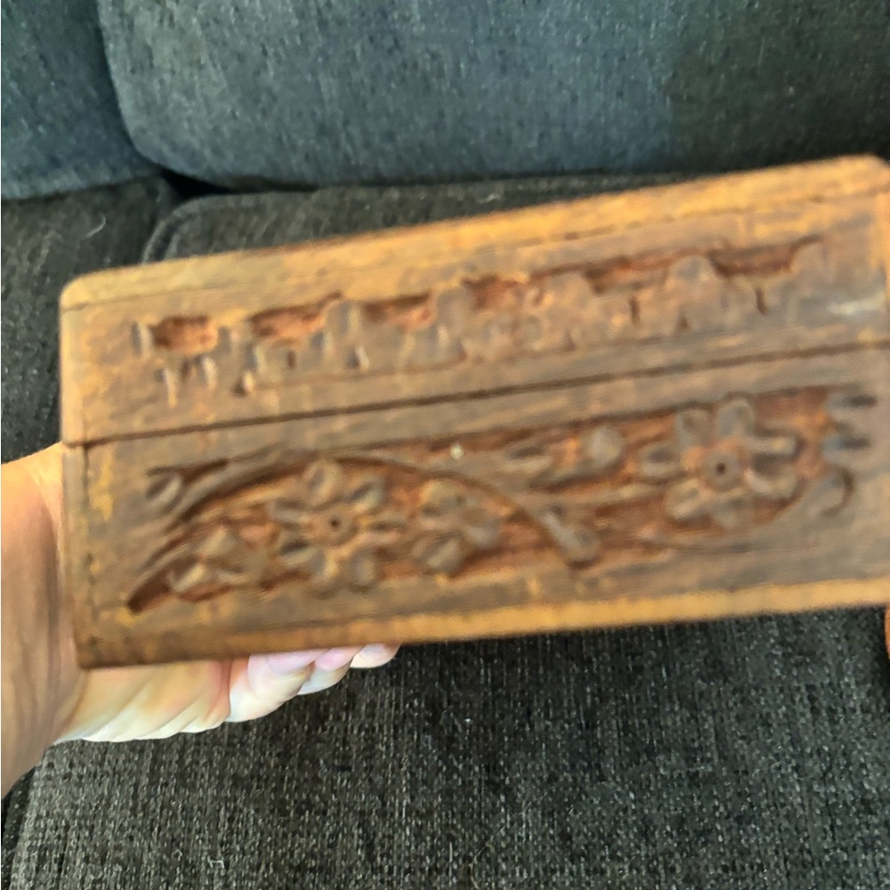 Vintage Hand Carbed Woode Jar and Jewlry Box. Made in India. - Picture 9 of 9